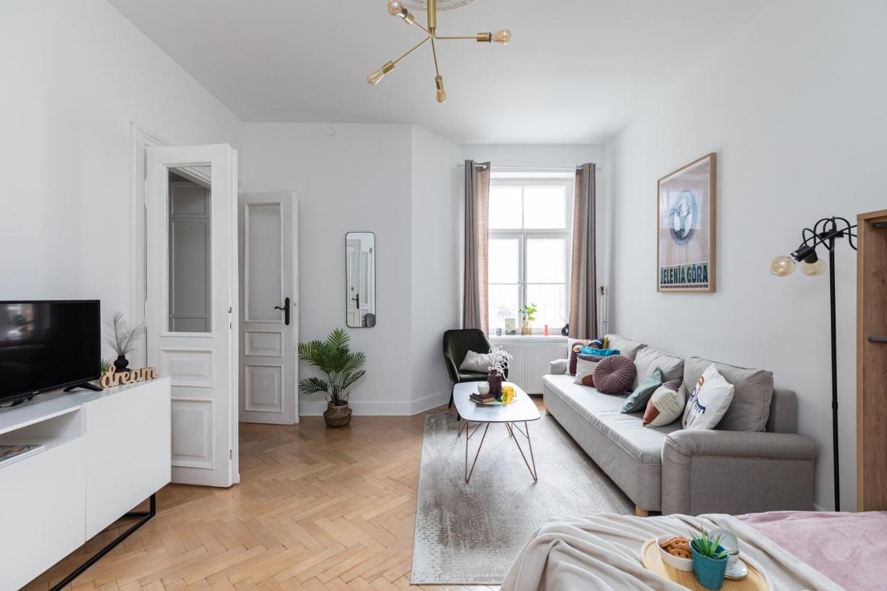Apartment Superapart Krucza 47a Warsaw